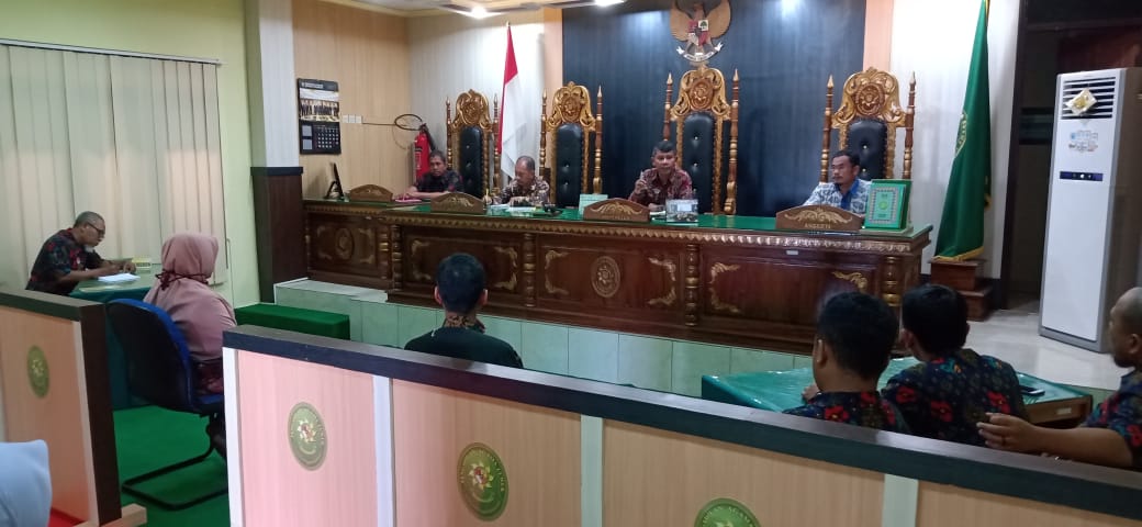 rapat mendadak